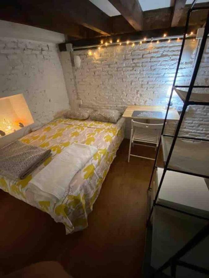 Airbhouse Private Rooms & Apartments Sevilla Eksteriør bilde