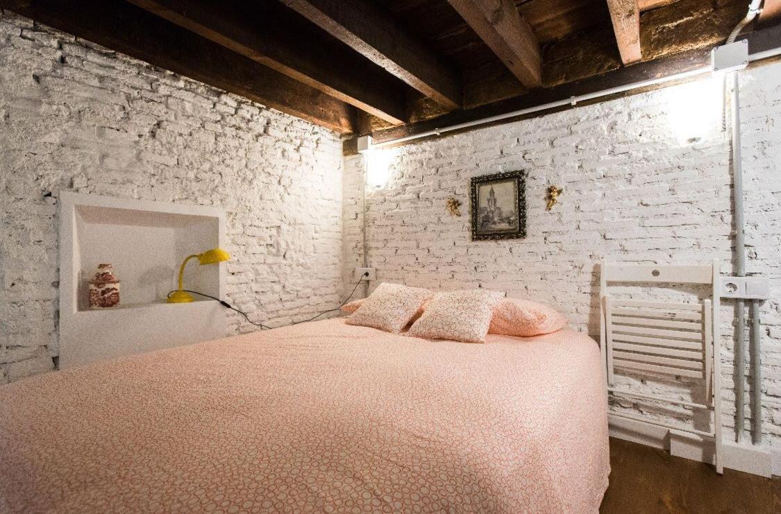 Airbhouse Private Rooms & Apartments Sevilla Eksteriør bilde