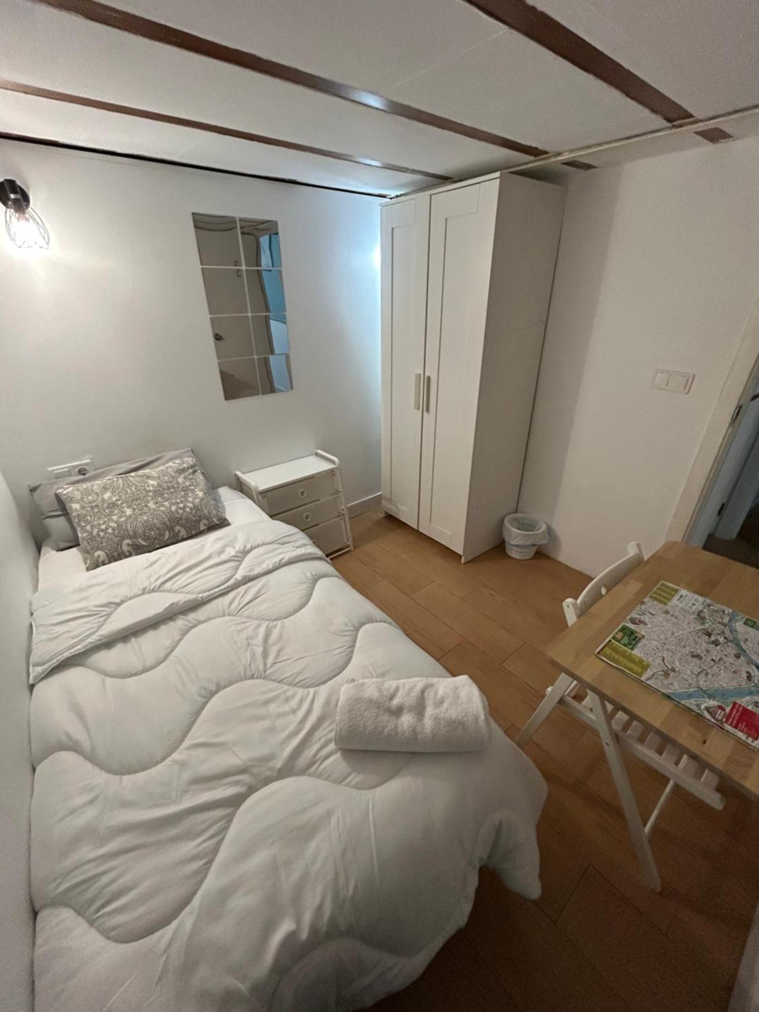 Airbhouse Private Rooms & Apartments Sevilla Eksteriør bilde