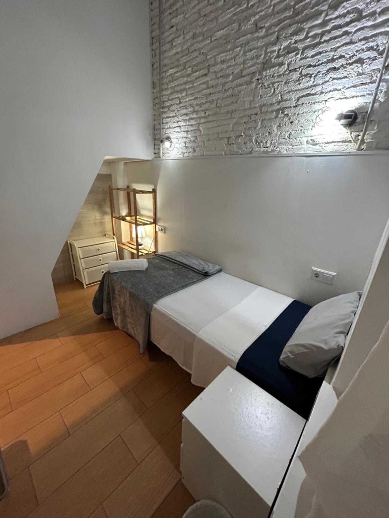 Airbhouse Private Rooms & Apartments Sevilla Eksteriør bilde